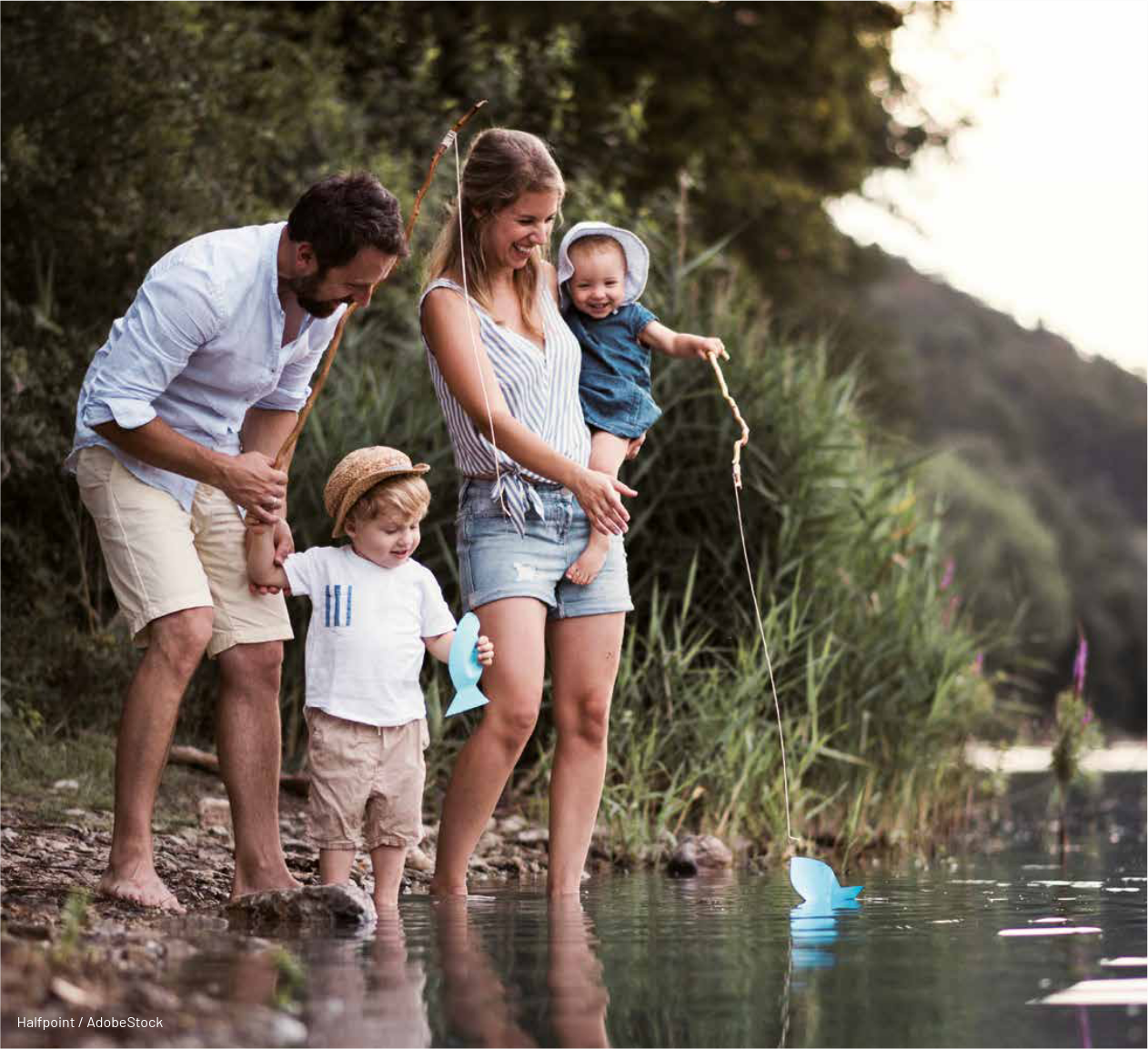 Familie_am_Wasser